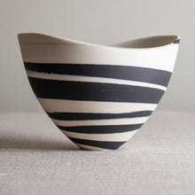Load image into Gallery viewer, Black and White Porcelain Vessel with Undulating Rim