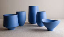 Load image into Gallery viewer, Set of 5 Blue Porcelain Vessels
