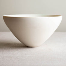 Load image into Gallery viewer, Crystalline White Matte Bowl