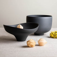 Load image into Gallery viewer, Black Porcelain Vessel