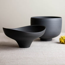 Load image into Gallery viewer, Black Porcelain Vessel