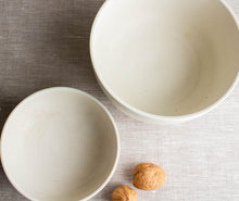 Load image into Gallery viewer, Crystalline White Matte, Set of Round Bottom Bowls