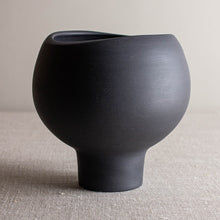 Load image into Gallery viewer, Black Porcelain Vessel 9
