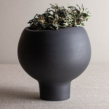 Load image into Gallery viewer, Black Porcelain Vessel 9
