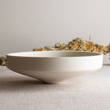 Load image into Gallery viewer, Crystalline Matte White Sparkling Bowl
