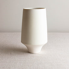 Load image into Gallery viewer, Vase Form in Crystalline White Matte
