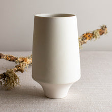 Load image into Gallery viewer, Vase Form in Crystalline White Matte
