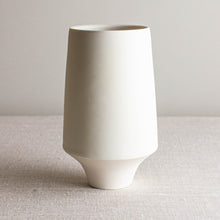 Load image into Gallery viewer, Vase Form in Crystalline White Matte
