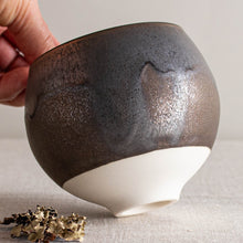 Load image into Gallery viewer, Oil Spot Bronze Glazed Tea Bowl Form

