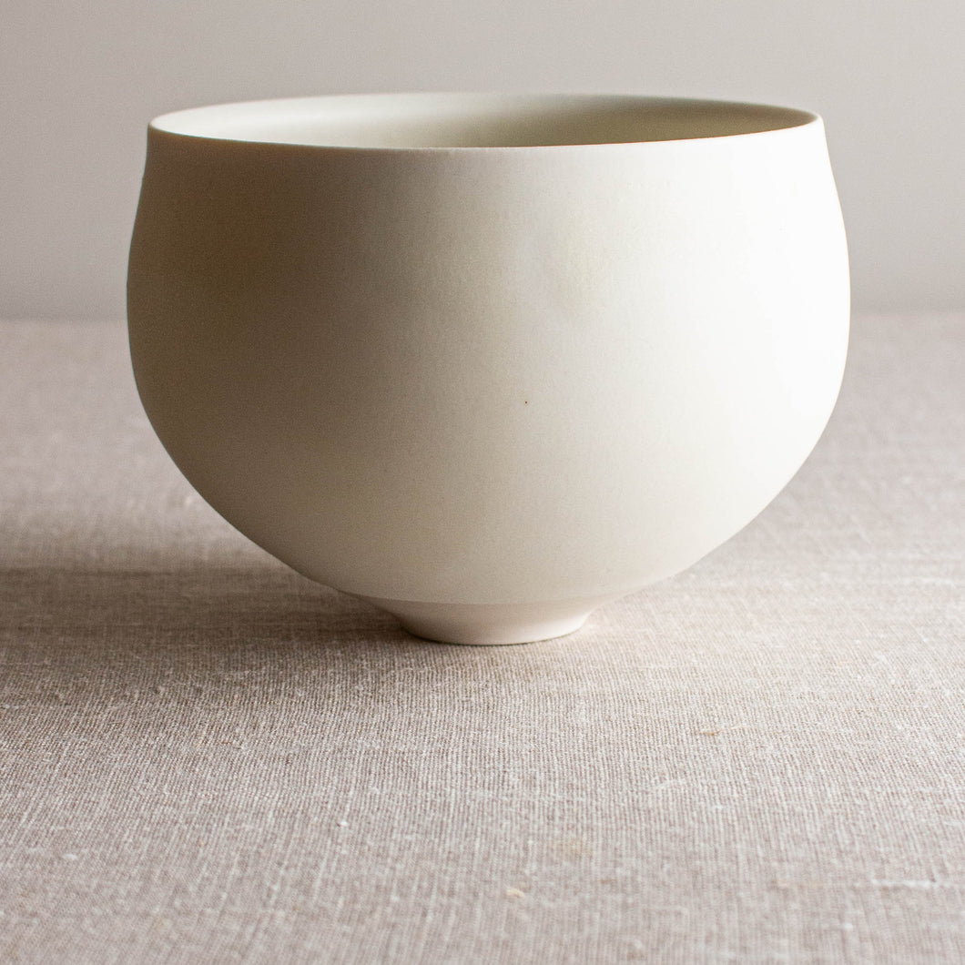 Rounded form in Matte Ivory Glaze
